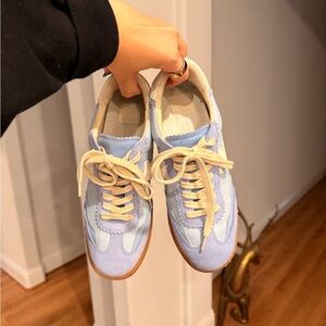 DOLCE VITA BLUE NOTICE SNEAKERS SIZE 7.5